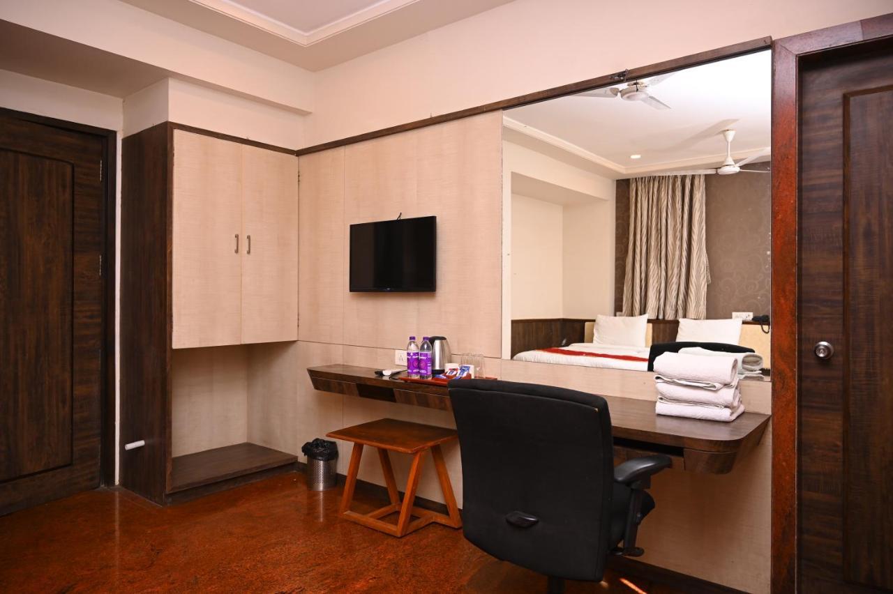 Hotel Center Point Solapur Eksteriør bilde