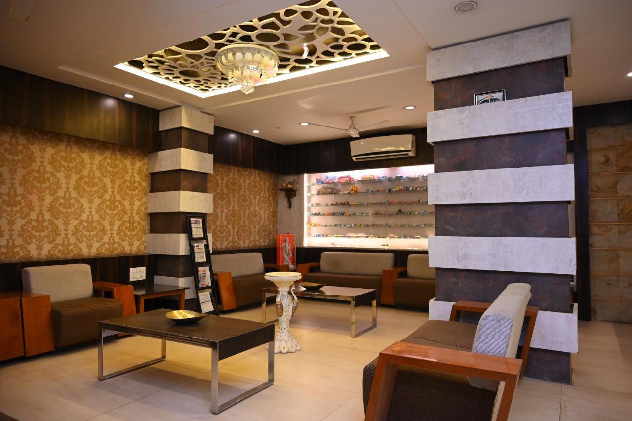 Hotel Center Point Solapur Eksteriør bilde